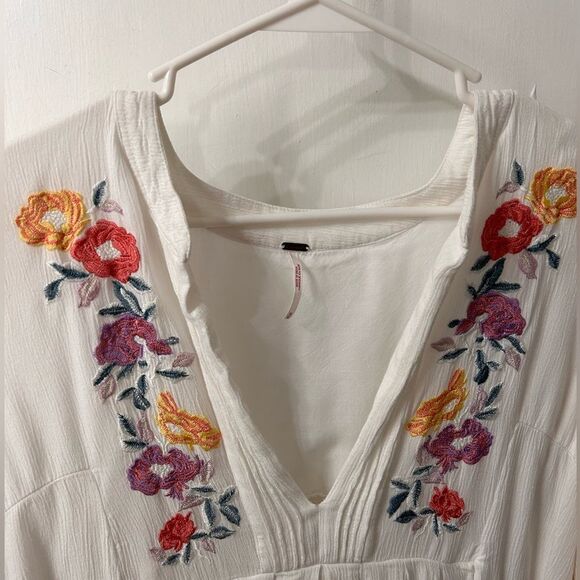 Free People White Dress with Floral Embroidery - Picture 3 of 7